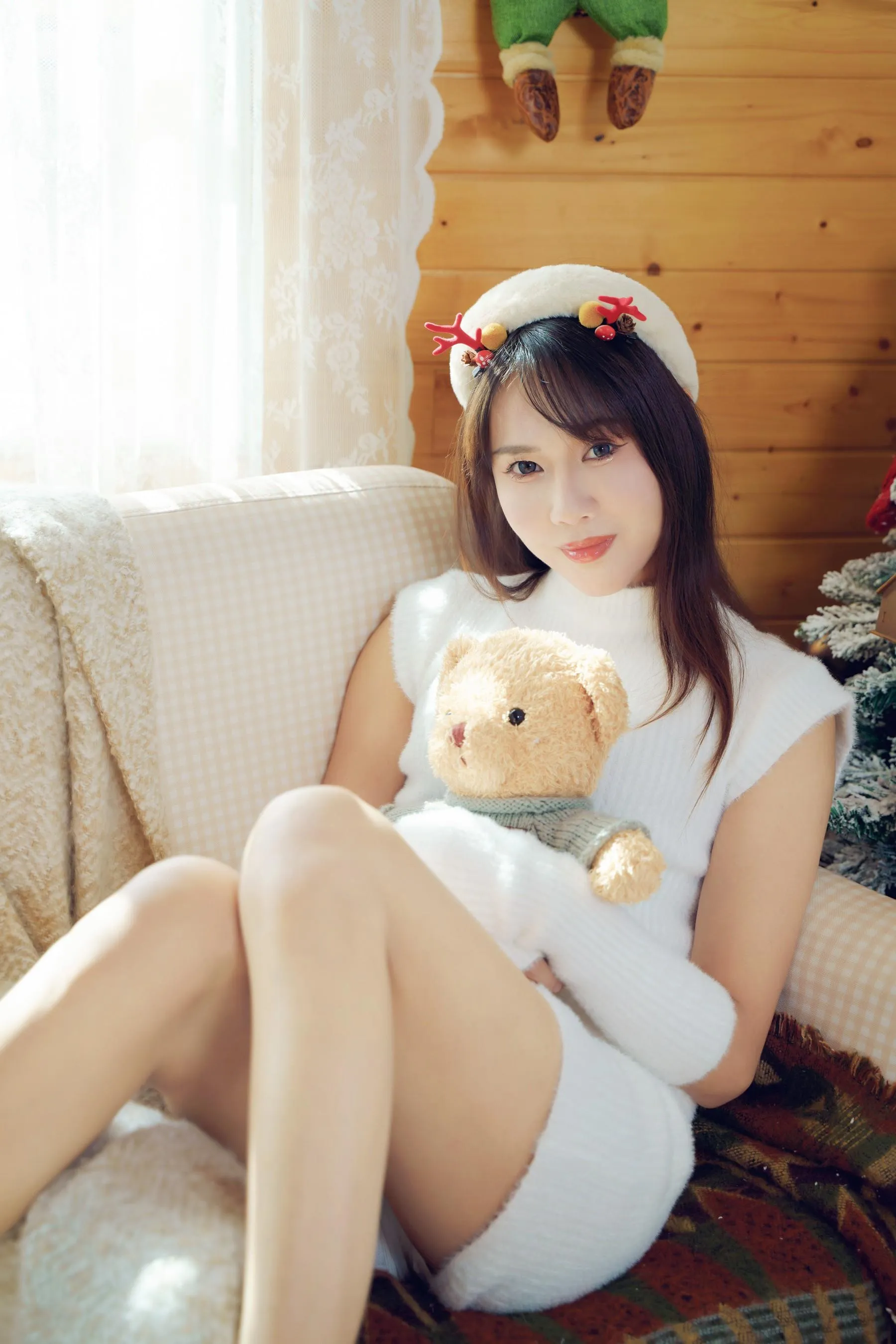 [YITUYU艺图语]2021.12.21 圣诞少女 lin [42P]插图3